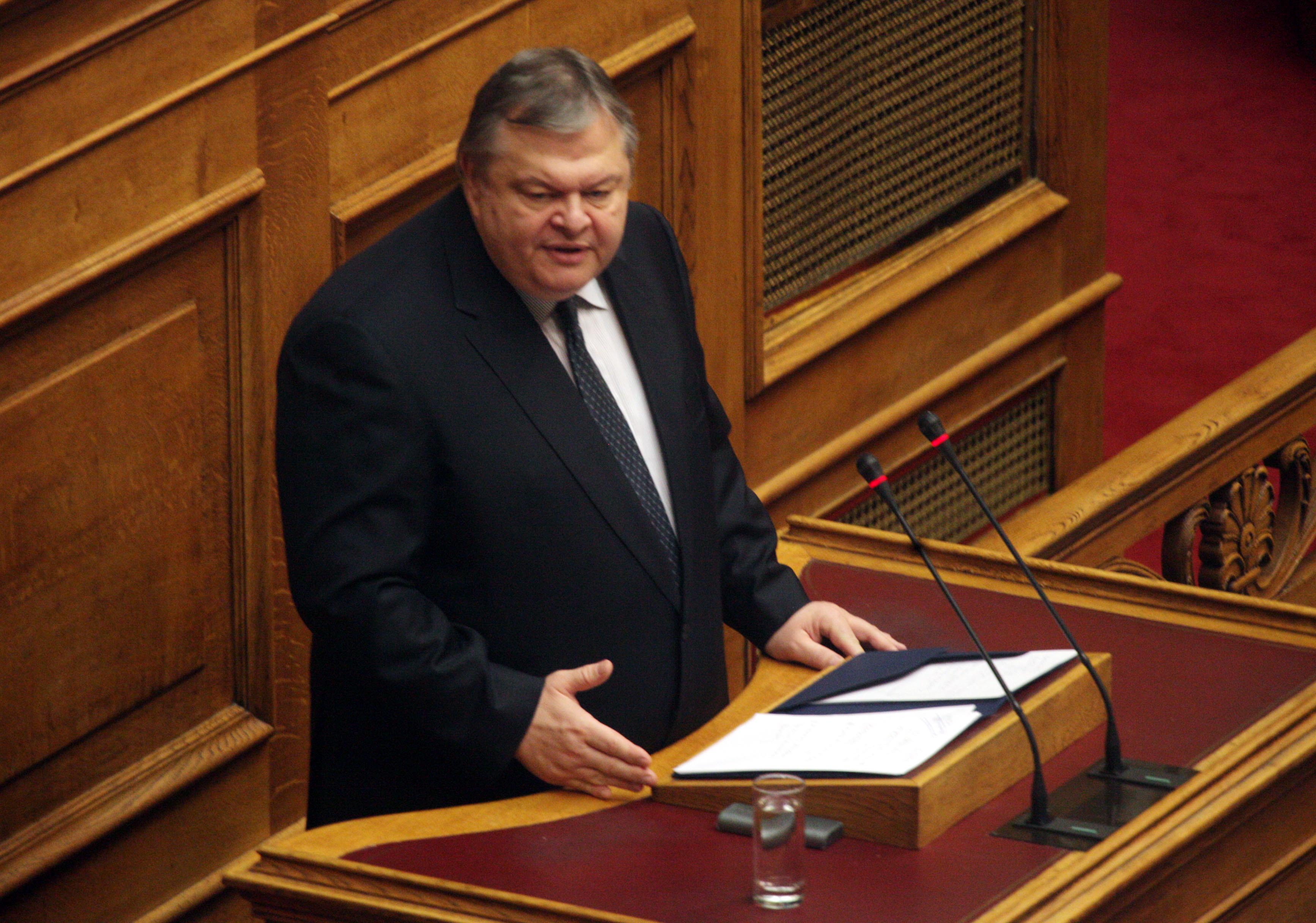 Βαθιά εκκαθάριση των ακροδεξιών θυλάκων στην κυβέρνηση ζητεί το ΠαΣοΚ