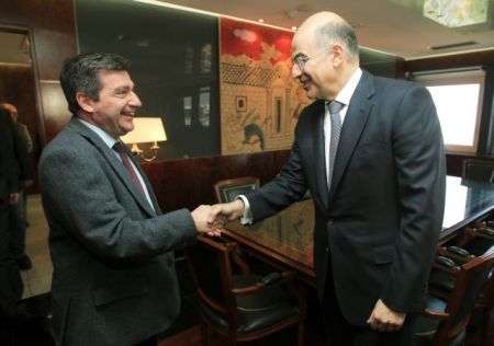 Συνάντηση Δένδια-Καμίνη: Συνεργασία για την ασφάλεια στην Αθήνα