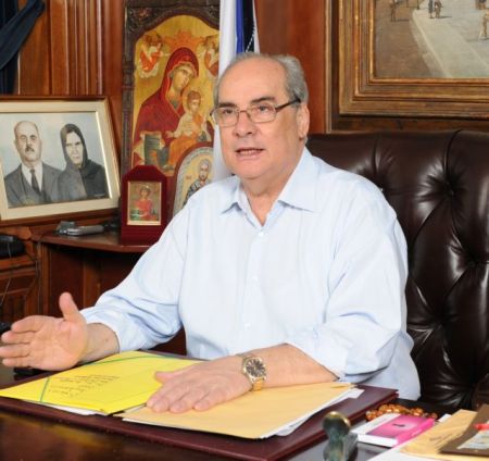 Β. Μιχαλολιάκος: Δεν μπορεί όποιος έχει χρήμα και δύναμη να εξουσιάζει τα πάντα