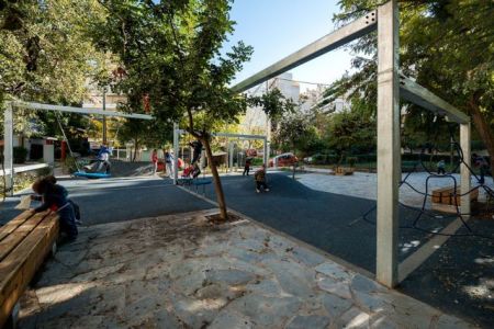 Αναπλάθοντας παιδικές χαρές της Αθήνας