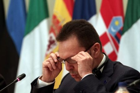 Οι αγορές και η… χωριάτικη με τον κ. Στουρνάρα