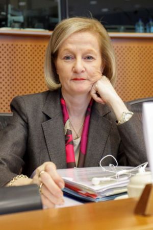 Τι γύρευε στην Αθήνα η αρχιεπόπτρια της ευρωζώνης Ντανιέλ Νουί