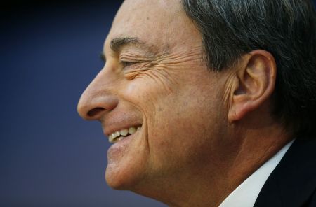 European Voice: Ο Μάριο Ντράγκι εισπράττει 374.000 ευρώ ετησίως