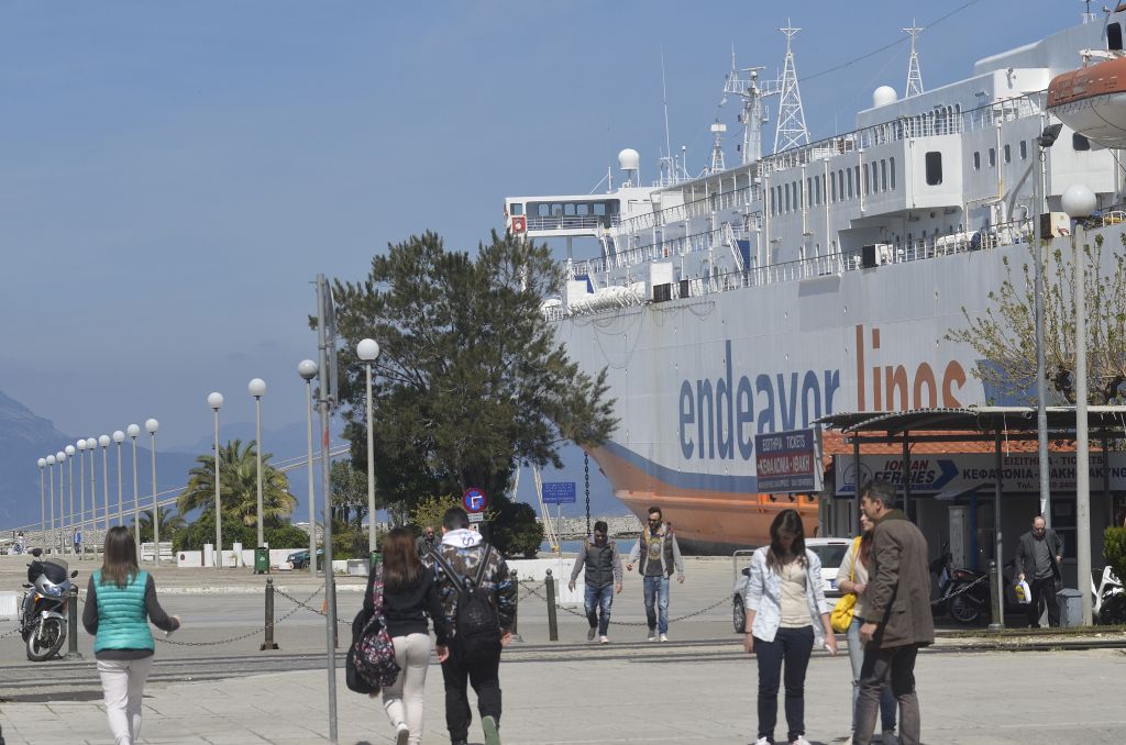 Συνελήφθησαν πάνω 30 μετανάστες στο λιμάνι της Πάτρας