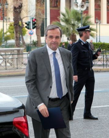 Σε σταυροδρόμι ο Σαμαράς: Δεξιά ή Κέντρο;