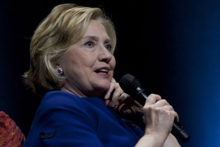 Η Χίλαρυ Κλίντον σκέφτεται να διεκδικήσει την προεδρία των ΗΠΑ