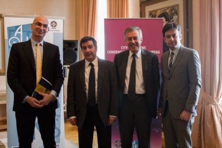 Η Αθήνα προσδοκά 1 εκατ. επιπλέον αφίξεις το 2014