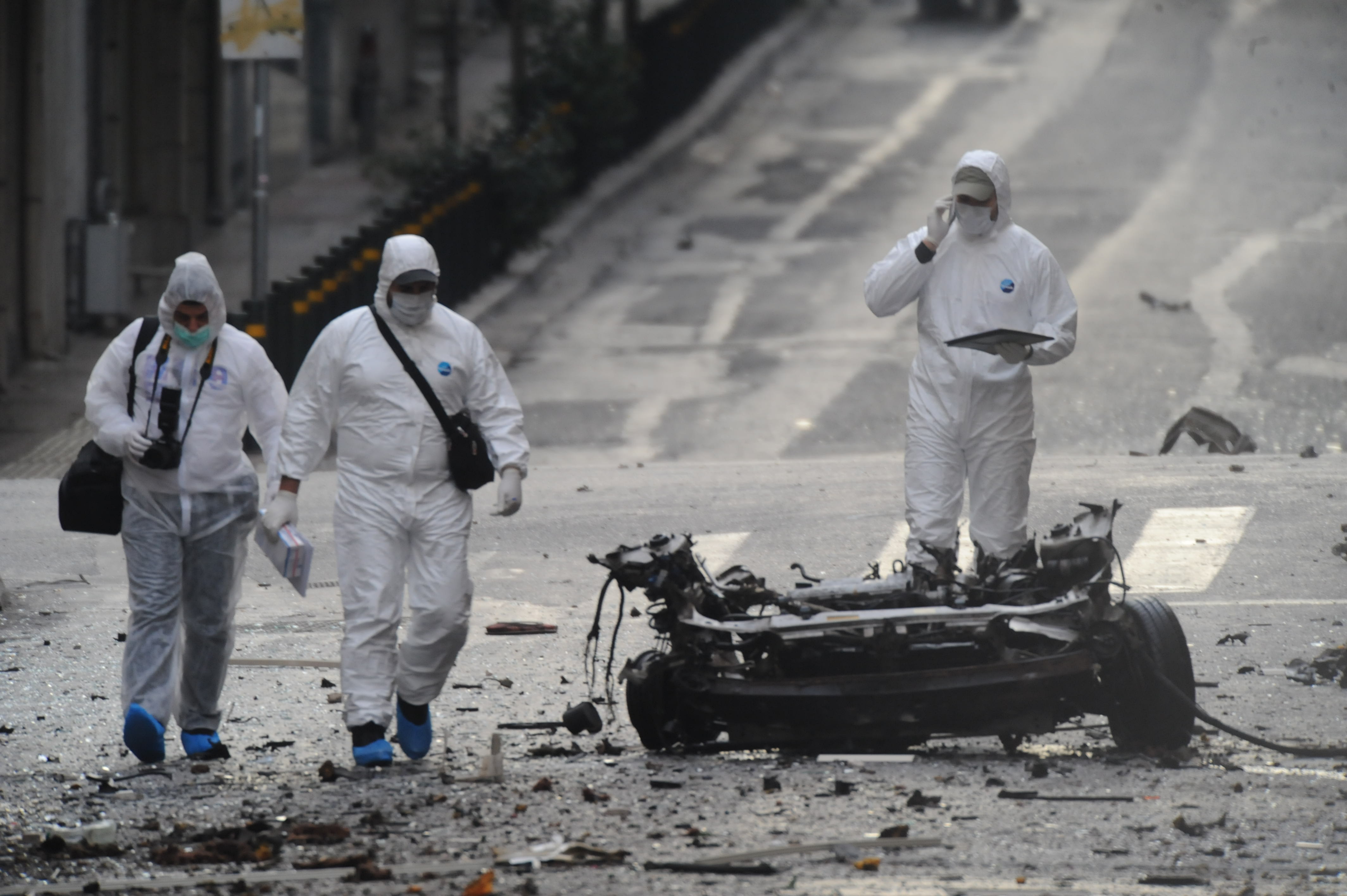 Ισχυρότατη έκρηξη παγιδευμένου αυτοκινήτου στο κέντρο της Αθήνας