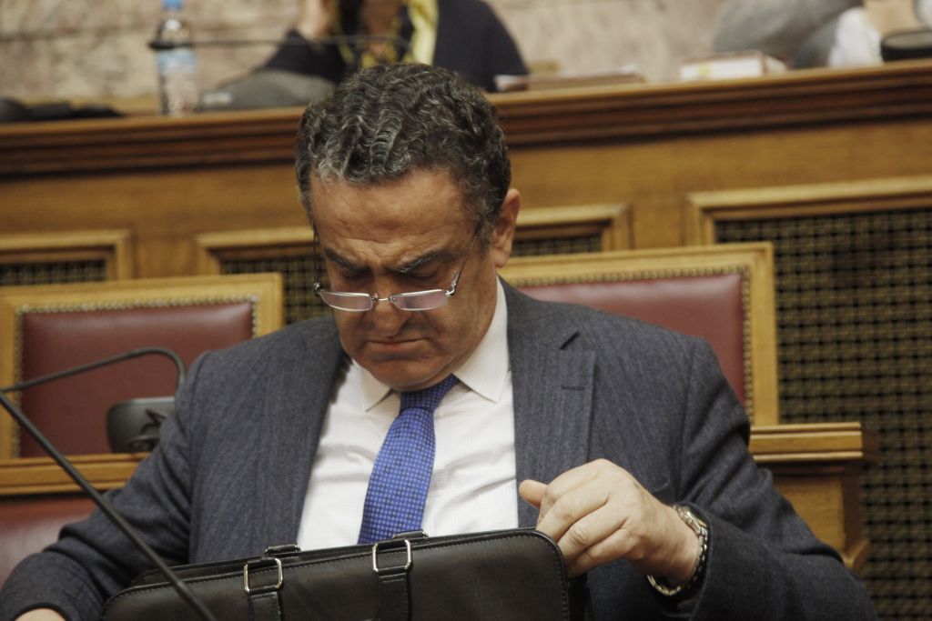 Νομοθετική πρωτοβουλία Αθανασίου για τις δεσμευμένες καταθέσεις