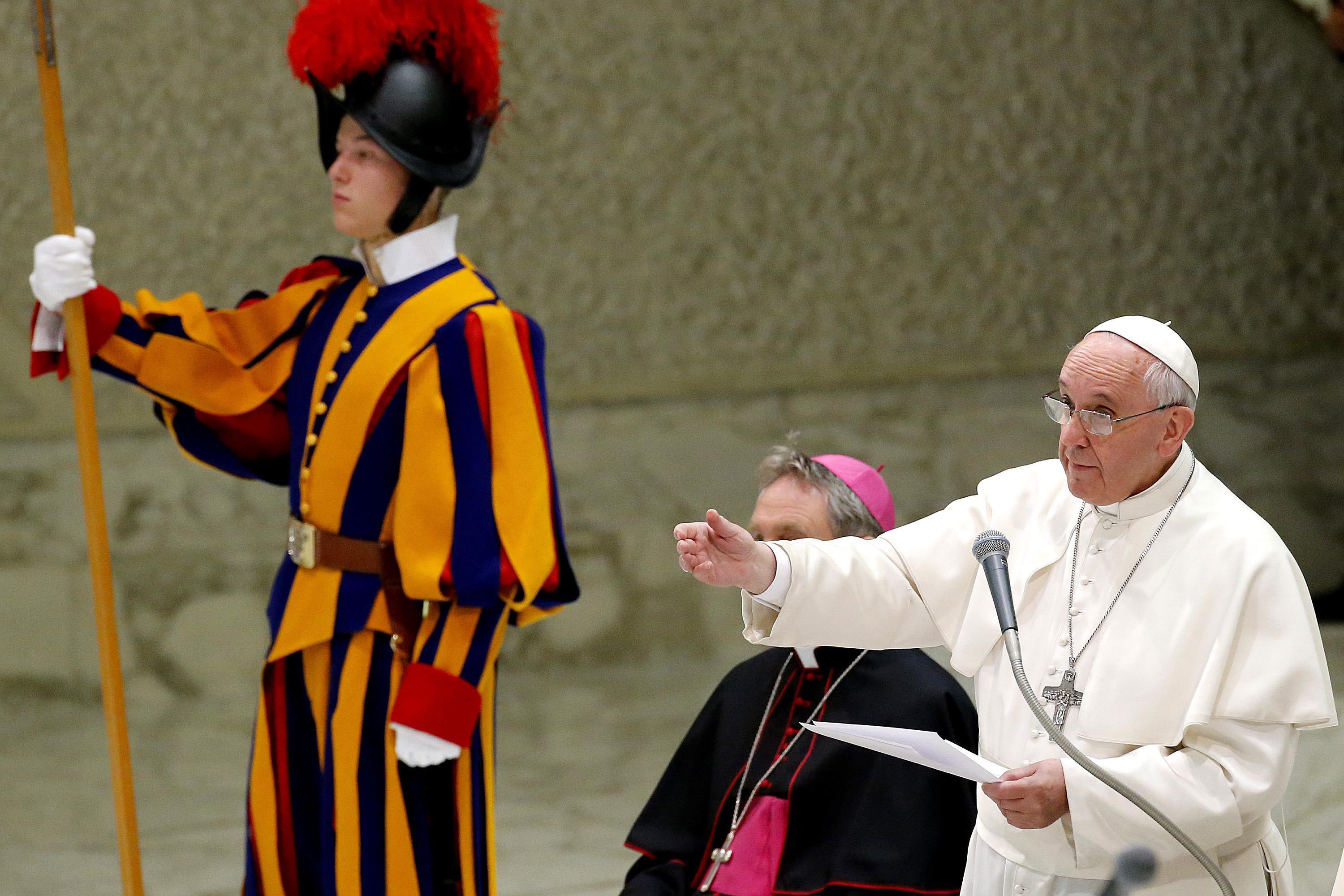 Πάπας: Ζήτησε συγχώρεση εκ μέρους των ιερέων που κακοποίησαν παιδιά