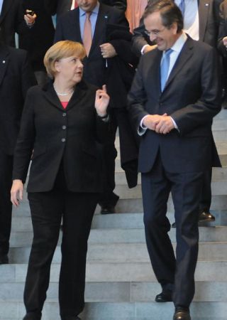 Περιμένοντας τα δώρα της Μέρκελ