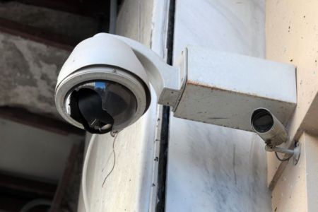 Πράσινο φως για κάμερες στις πολυκατοικίες