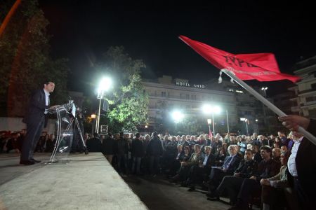 Ανεβάζει τις στροφές της πόλωσης ο Αλ. Τσίπρας