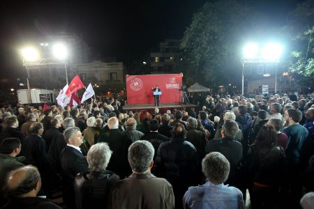 Τσίπρας: Η κυβέρνηση παίζει τα ρέστα της αλλά θα φύγει