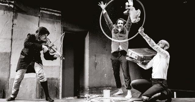 Διαμάντια και βάτραχοι