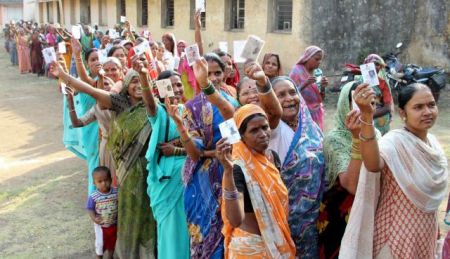 Ινδές μπαίνουν δυναμικά στην χρηματιστηριακή αγορά