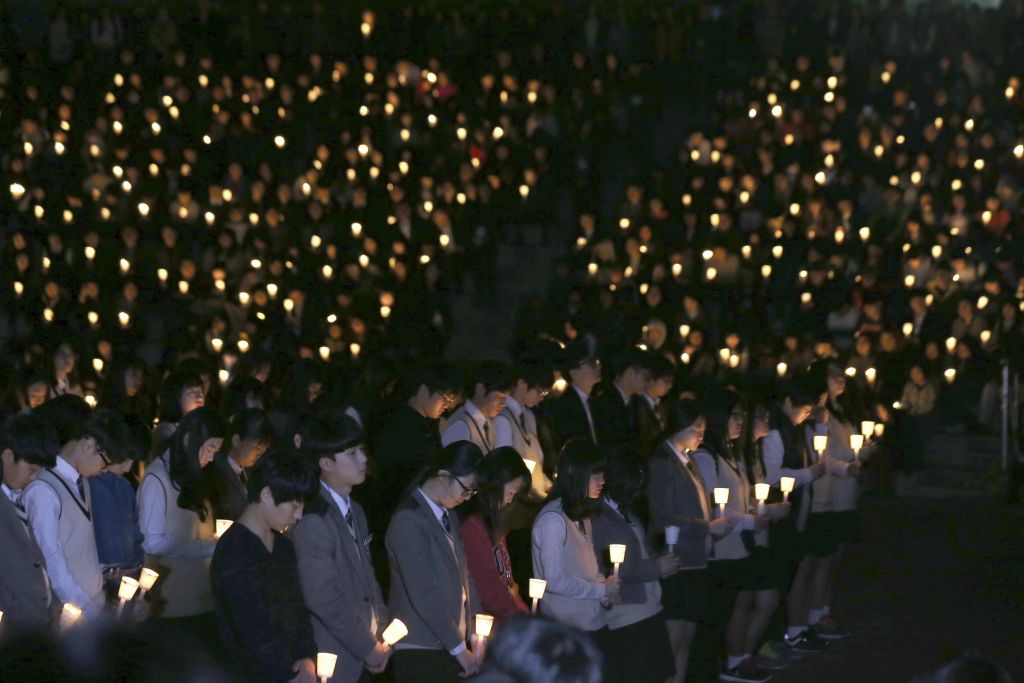 Ν.Κορέα: Λιγοστεύουν οι ελπίδες για επιζώντες από το ναύαγιο