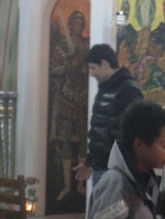 Σίβυλλα alert! Στο «Bikini» ο σύμβουλος του πρωθυπουργού και ο υπουργός, στο εκκλησάκι ο Sakis