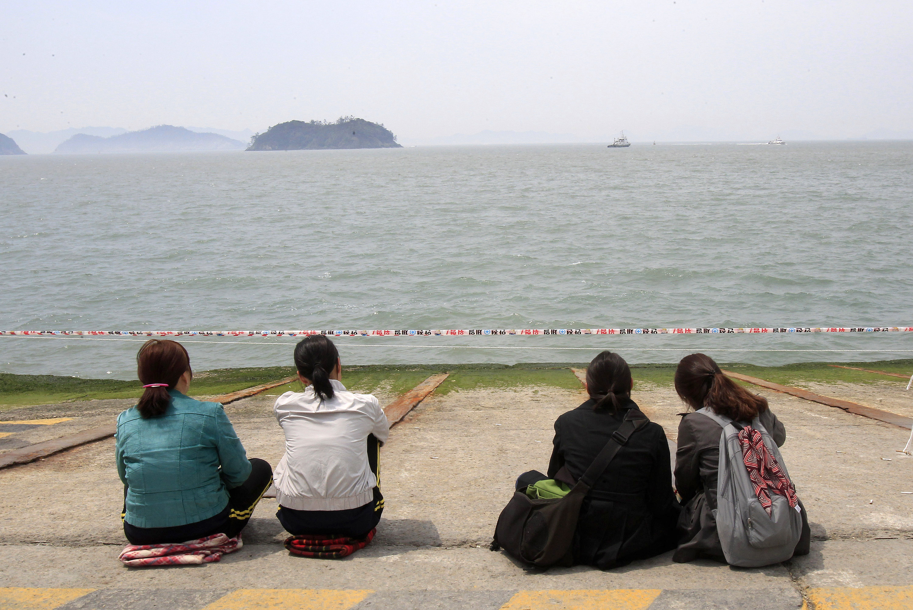 Ν.Κορέα: Στους 113 οι νεκροί του ναυαγίου – Νέες συλλήψεις μελών του πληρώματος