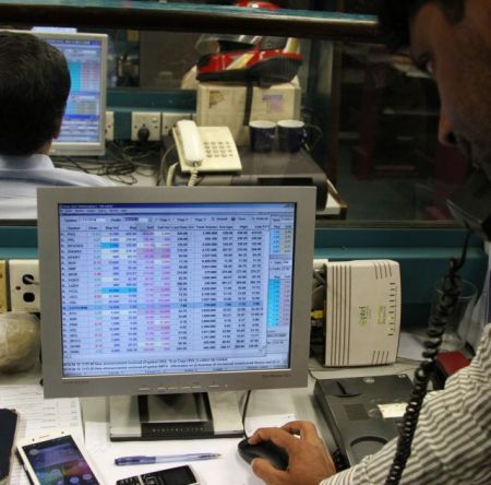 Οι τράπεζες συνεχίζουν το «σαφάρι» στις αγορές