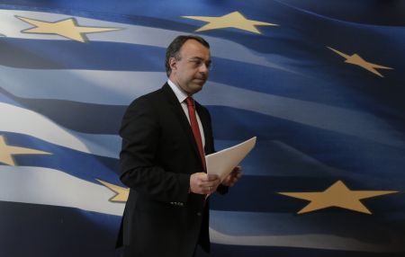 Μεσοπρόθεσμο: Πρωτογενές πλεόνασμα 2,3% και ανάπτυξη 0,6% του ΑΕΠ