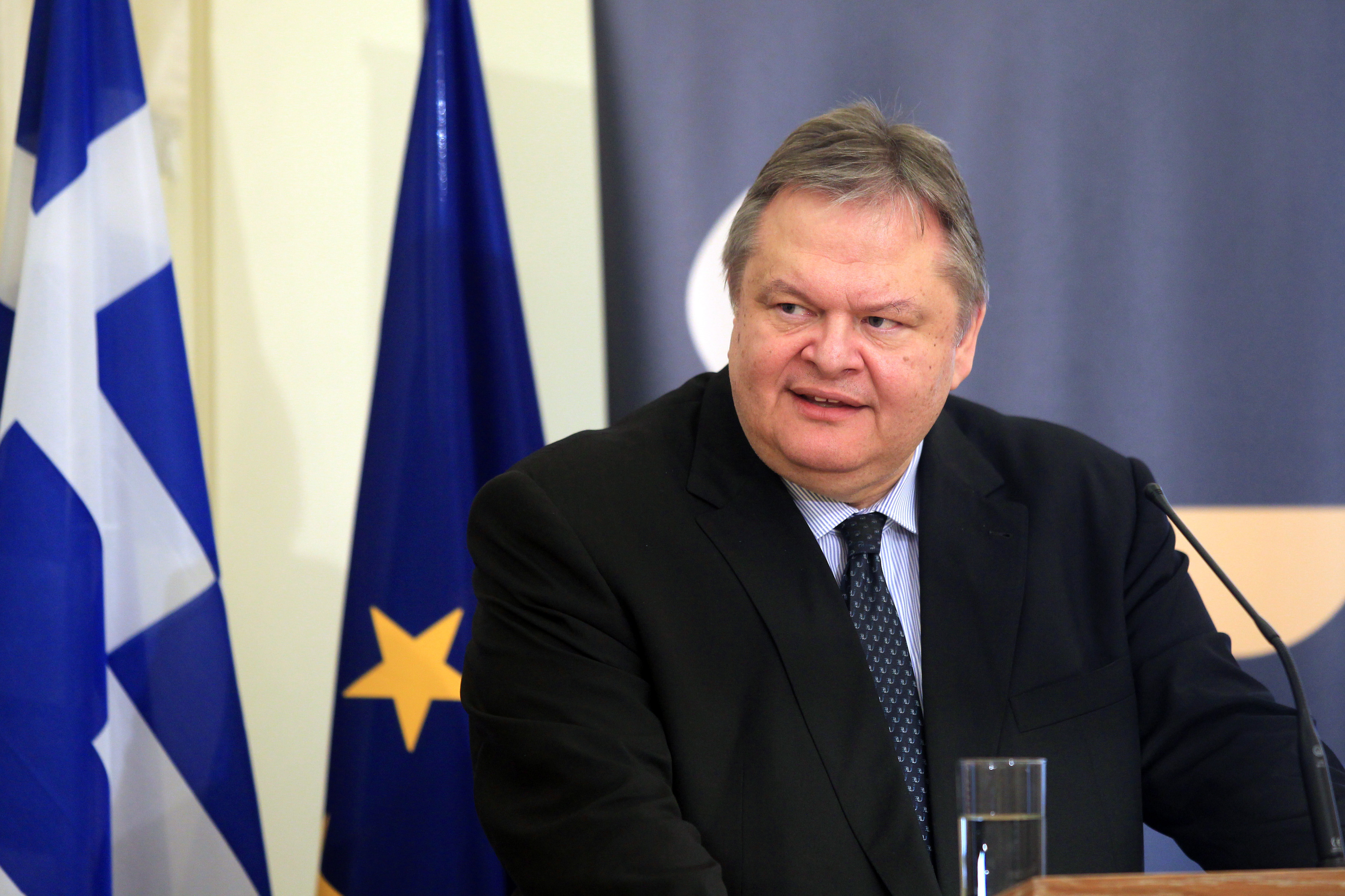 Ευ.Βενιζέλος: Ζητά από στελέχη του ΠαΣοΚ να στηρίξουν την Ελιά