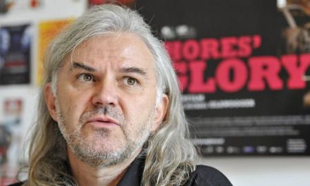 Ο ντοκιμαντερίστας Μάικλ Γκλάβογκερ πέθανε από ελονοσία