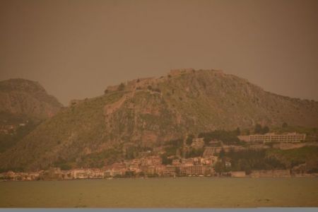 Φεύγει μέχρι να ξανάρθει, η αφρικανική σκόνη