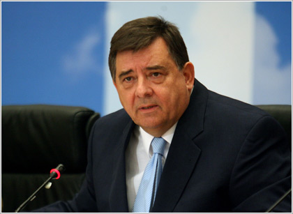 Καρατζαφέρης:Εχει καλύτερο πέρασμα ως πρωθυπουργός ο Αβραμόπουλος | tovima.gr