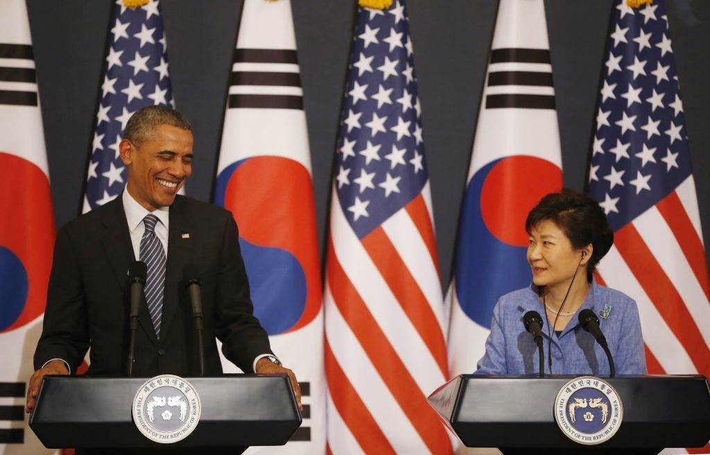 ΜΜΕ Β. Κορέας: Πόρνη με προαγωγό τον Ομπάμα η πρόεδρος της Ν.Κορέας