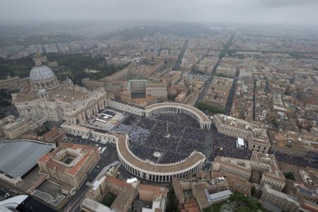Μπλόκο του Βατικανού στο γάλλο πρέσβη επειδή είναι γκέι