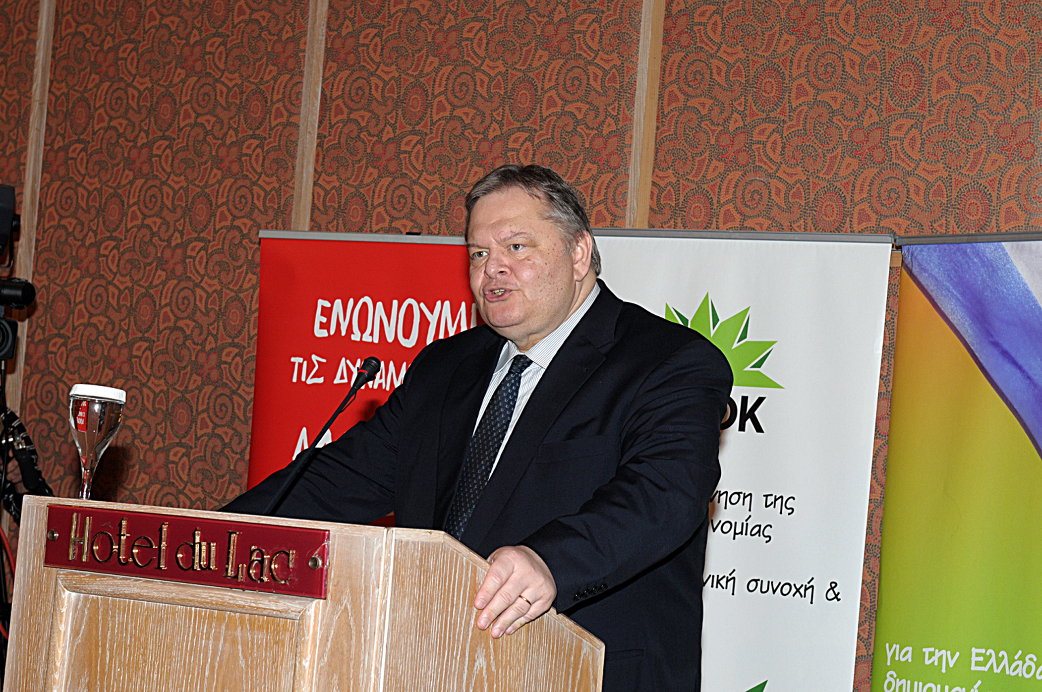 Βενιζέλος: Η κυβερνητική σταθερότητα εξαρτάται από την Ελιά