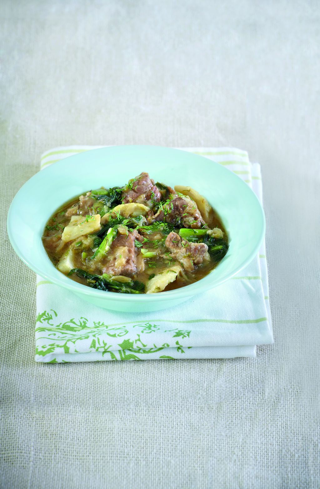 Φρικασέ με αγκινάρες, φινόκιο και σέσκουλα