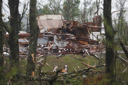 Νέοι ανεμοστρόβιλοι χτύπησαν τις ΗΠΑ – Στους 26 οι νεκροί