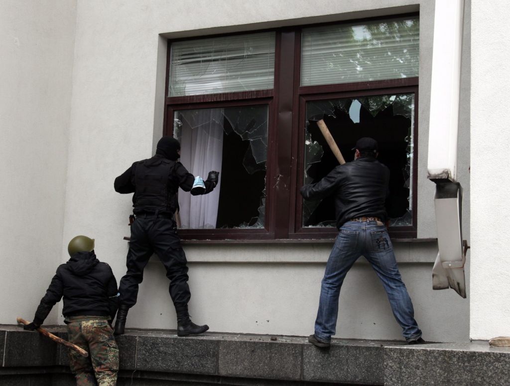 Ουκρανία: Κυβερνητικά κτίρια στην πόλη Λουχάνσκ κατέλαβαν φιλορώσοι