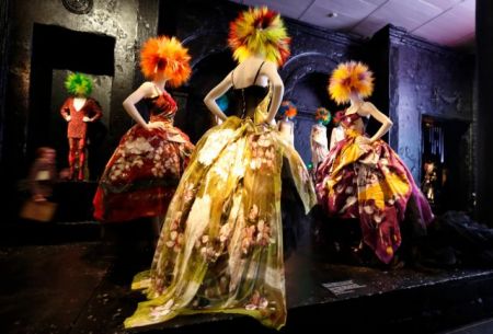 Η μόδα σώζει τα μουσεία