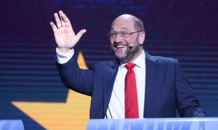 Juncker: “Tsipras would be a great danger for Greece”