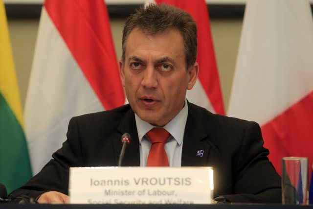 Vroutsis: “Insurance contribution cuts will generate 30,000 new jobs”