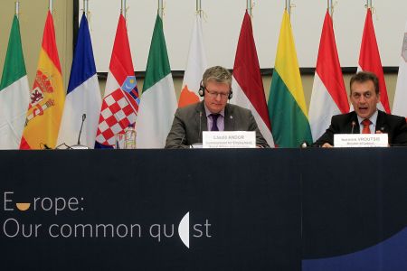 Βρούτσης: Δεν θα γίνουν νέες μειώσεις σε μισθούς και συντάξεις