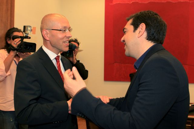 Διπλωμάτες ξένων πρεσβειών στην Αθήνα: Μη χάσετε τον δρόμο στο τελευταίο μίλι