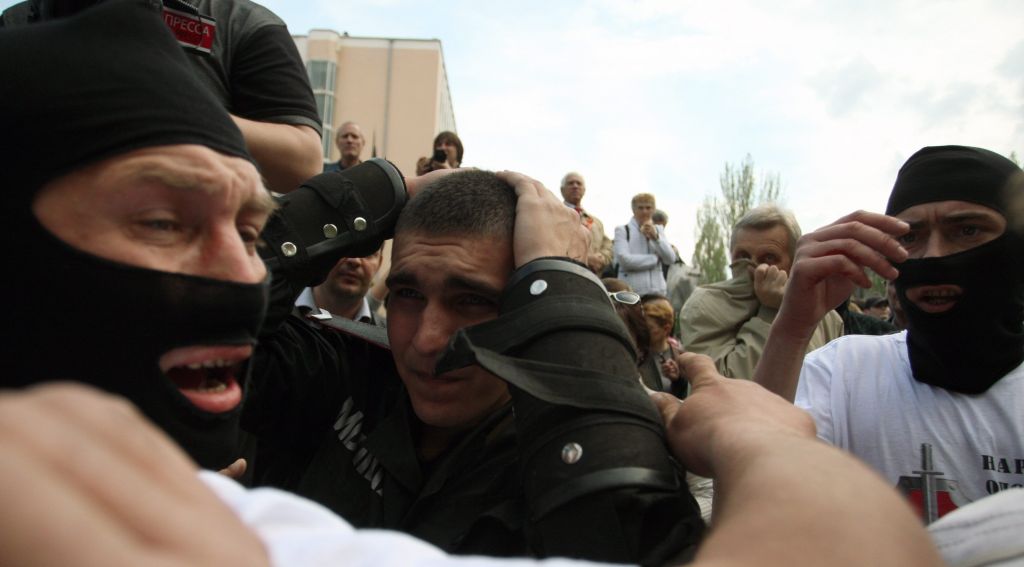 Ουκρανία: Οι φιλορώσοι κάνουν λόγο για κατάρριψη τριών ελικοπτέρων στο Σλαβιάνσκ