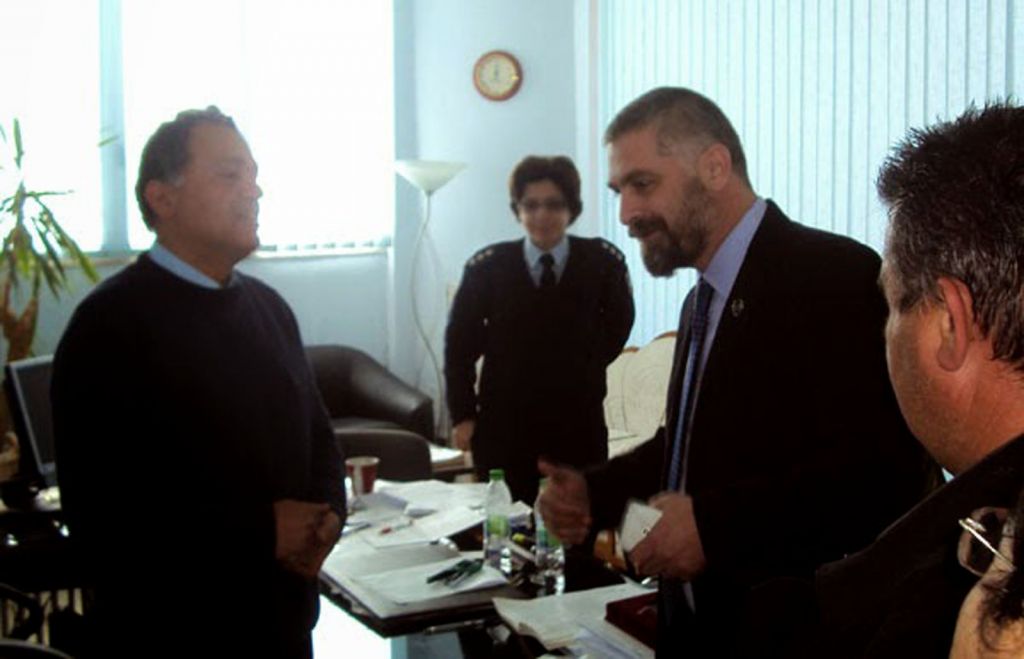 Ερευνα για την επίσκεψη της ΧΑ στην αστυνομική διεύθυνση Ευβοίας