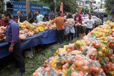 Στις περιφέρειες το «μπαλάκι» για τις μεταρρυθμίσεις στις λαϊκές