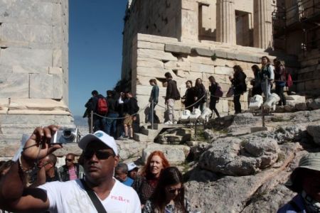 Αύξηση 30,1% στην τουριστική κίνηση το τετράμηνο