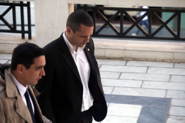 Golden Dawn MP Kasidiaris fails to appear in court for libel trial
