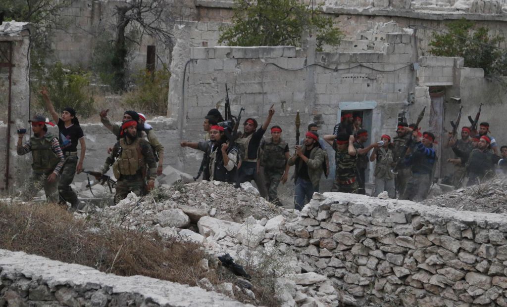 Οι αντικαθεστωτικοί εγκαταλείπουν τη Χομς μετά την συμφωνία με τον Ασαντ