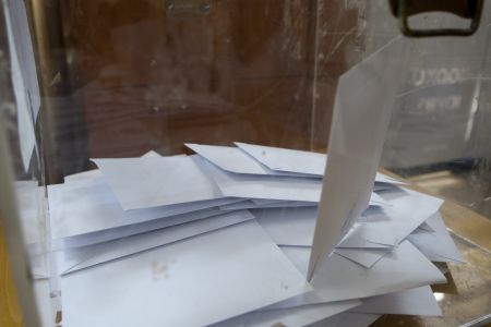 Το μπρα ντε φερ των υποψηφίων στις μεγάλες πόλεις