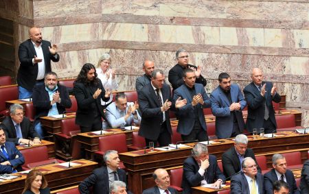 Στη Βουλή για την εκλογή Προέδρου οι προφυλακισμένοι βουλευτές της Χ.Α.