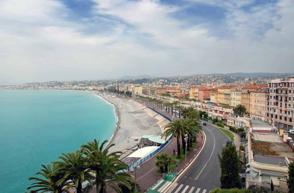 Οι Ελληνες στις Κάννες και στην Αβινιόν