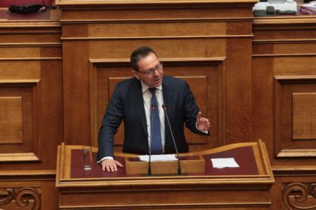 Stournaras in favor of performance-based remuneration in public sector